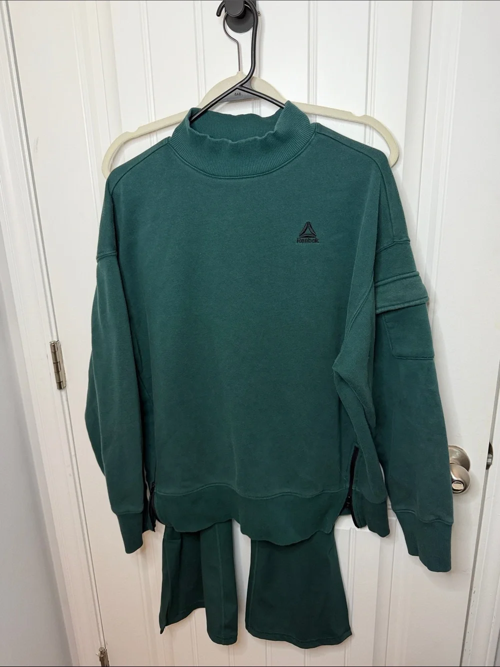 Reebok Sweatshirt & Flare Legging Matching Set